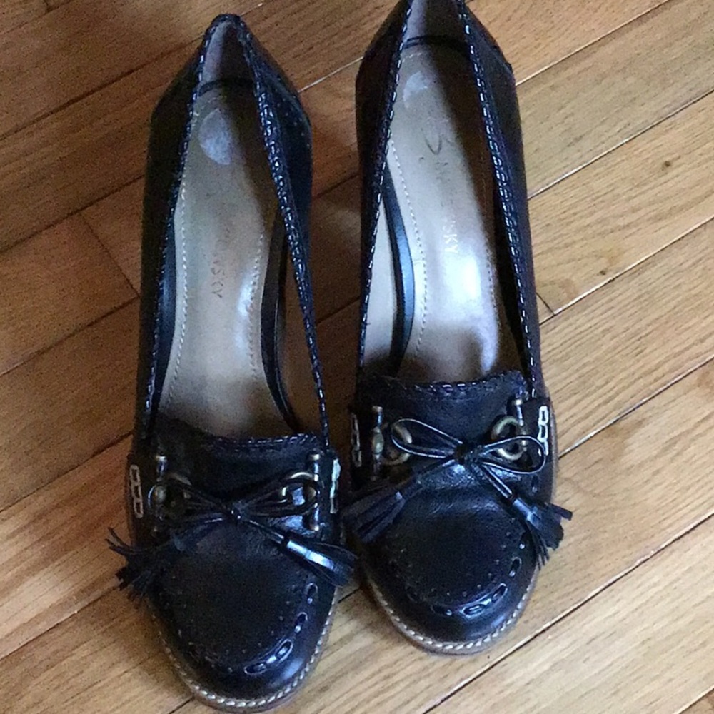 B Makowsky shoes